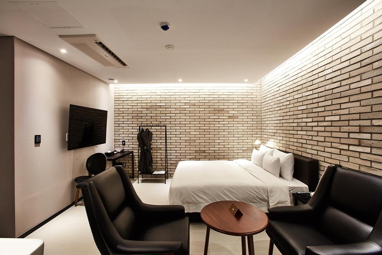 Hotel Wanted Інчхон Екстер'єр фото