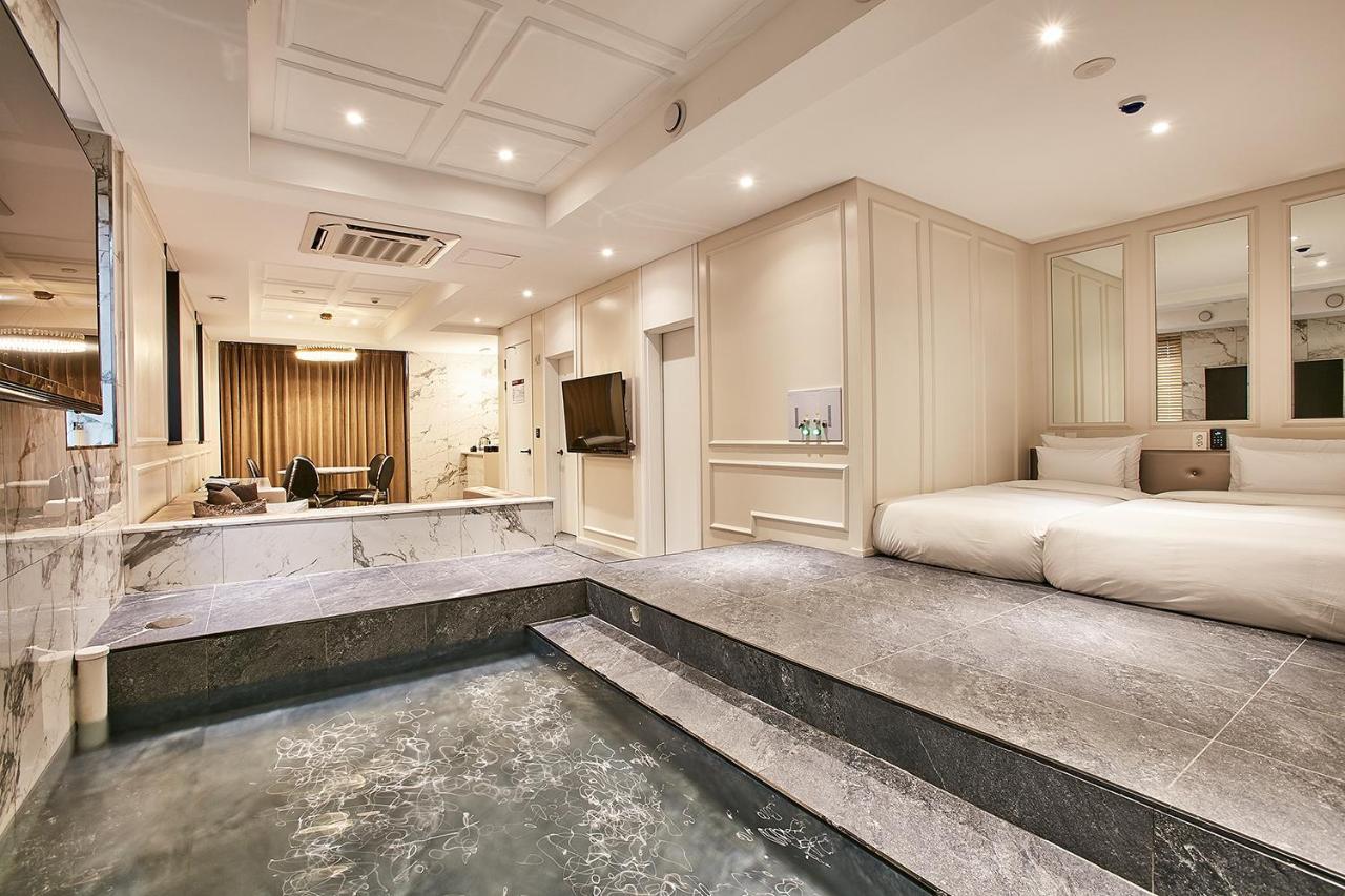 Hotel Wanted Інчхон Екстер'єр фото